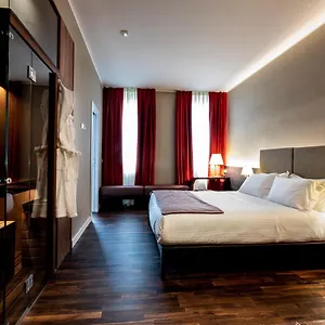 Hotel 10 Keys, Mailand